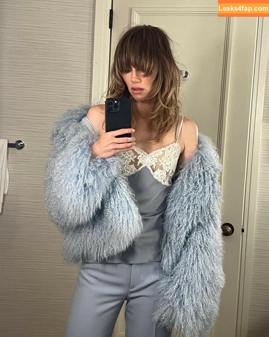 Suki Waterhouse / sukiwaterhouse leaked photo photo #0453