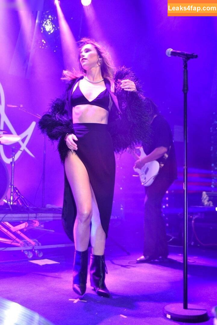 Suki Waterhouse / sukiwaterhouse leaked photo photo #0523