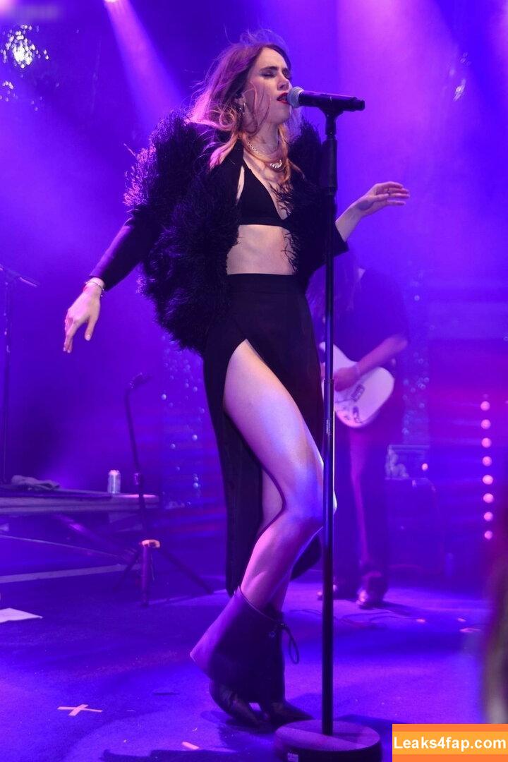 Suki Waterhouse / sukiwaterhouse leaked photo photo #0528