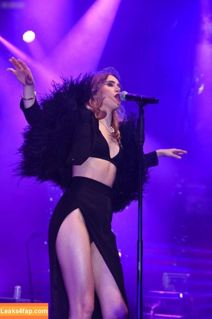 Suki Waterhouse / sukiwaterhouse leaked photo photo #0531