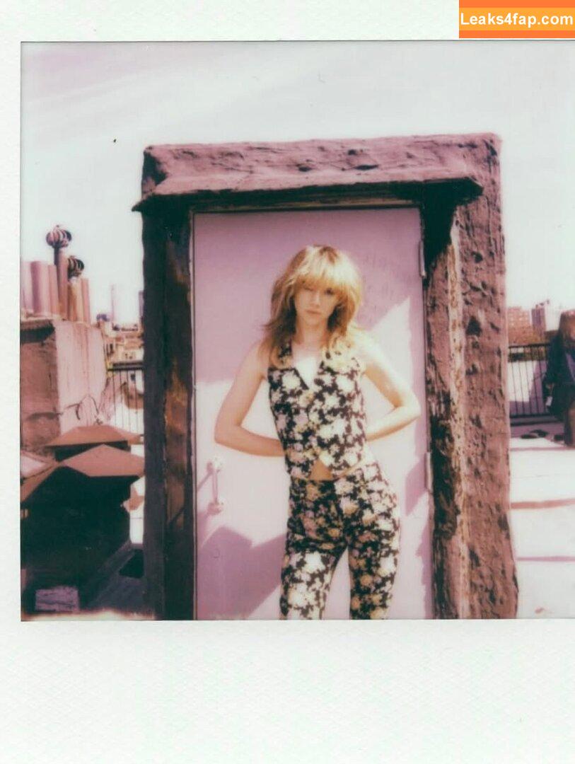 Suki Waterhouse / sukiwaterhouse leaked photo photo #0579