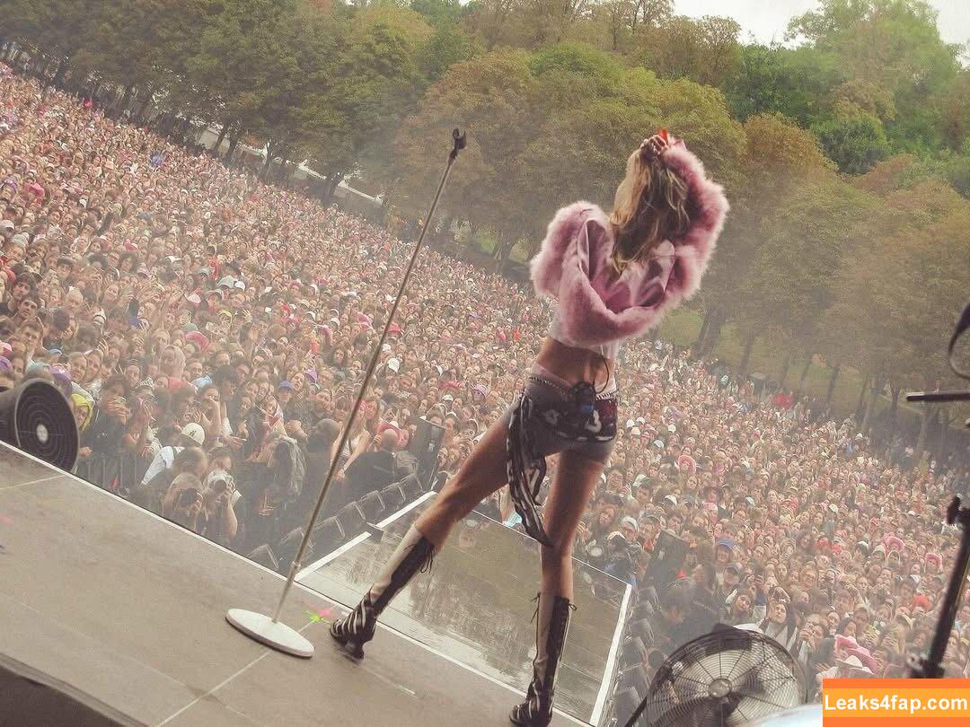 Suki Waterhouse / sukiwaterhouse leaked photo photo #0591