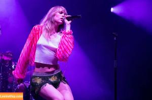 Suki Waterhouse фото #0122