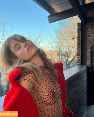Suki Waterhouse фото #0135
