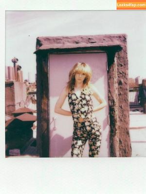 Suki Waterhouse photo #0579