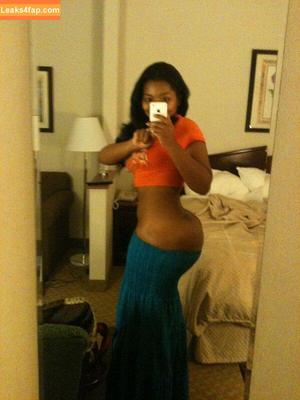 Sultry Simone photo #0002