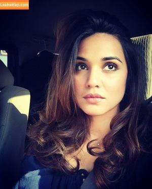 Summer Bishil photo #0019