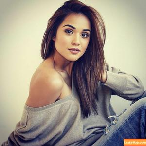 Summer Bishil photo #0020