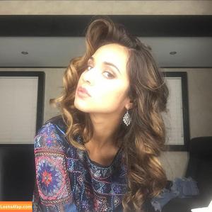 Summer Bishil photo #0041