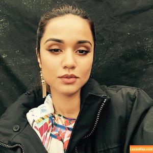 Summer Bishil photo #0042