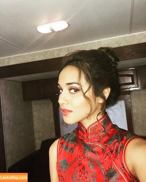 Summer Bishil photo #0056