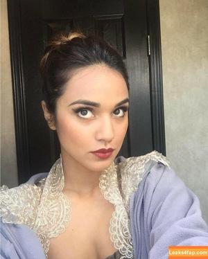 Summer Bishil photo #0073