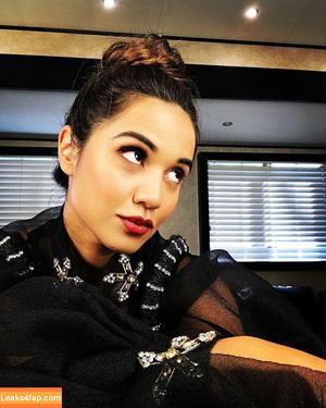 Summer Bishil photo #0081