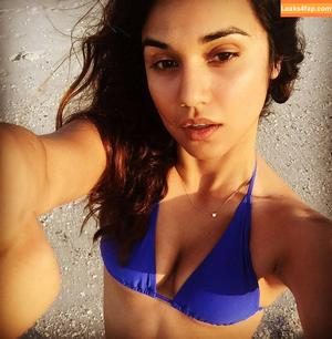 Summer Bishil photo #0172