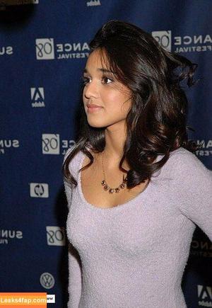 Summer Bishil photo #0175