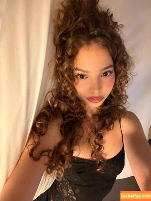 Sunday Kalo photo #0130