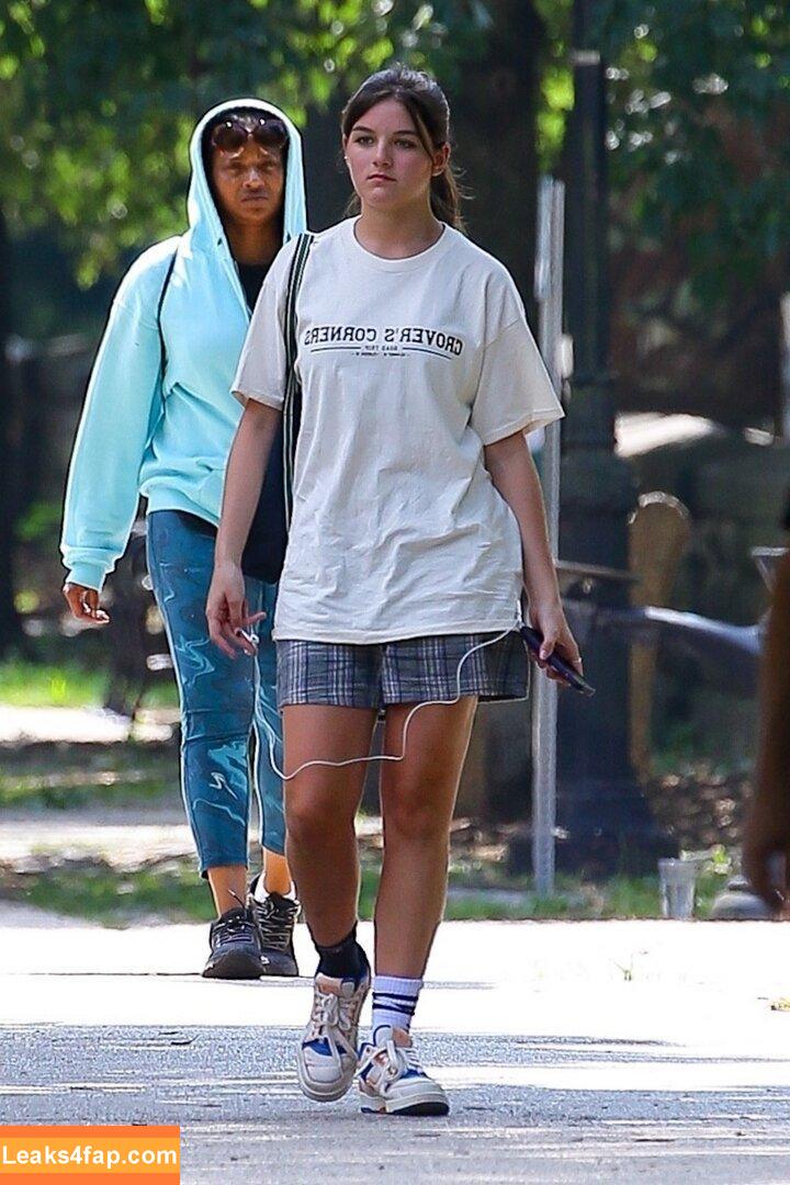 Suri Cruise / suricruise_sc leaked photo photo #0091