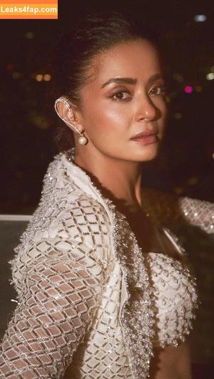 Surveen Chawla фото #0009