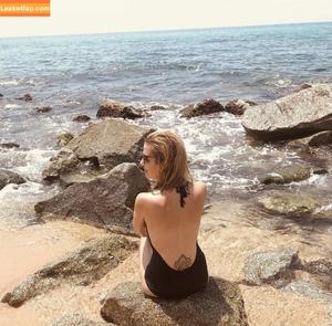 Susan Sideropoulos photo #0009