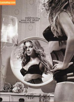 Susan Sideropoulos photo #0028