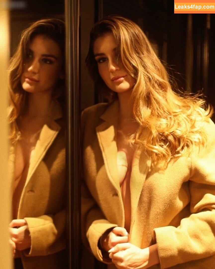 Susanna Giovanardi / susannagiovanardi слитое фото фото #0197