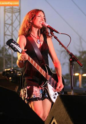 Susannah Hoffs photo #0001
