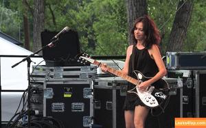 Susannah Hoffs photo #0005