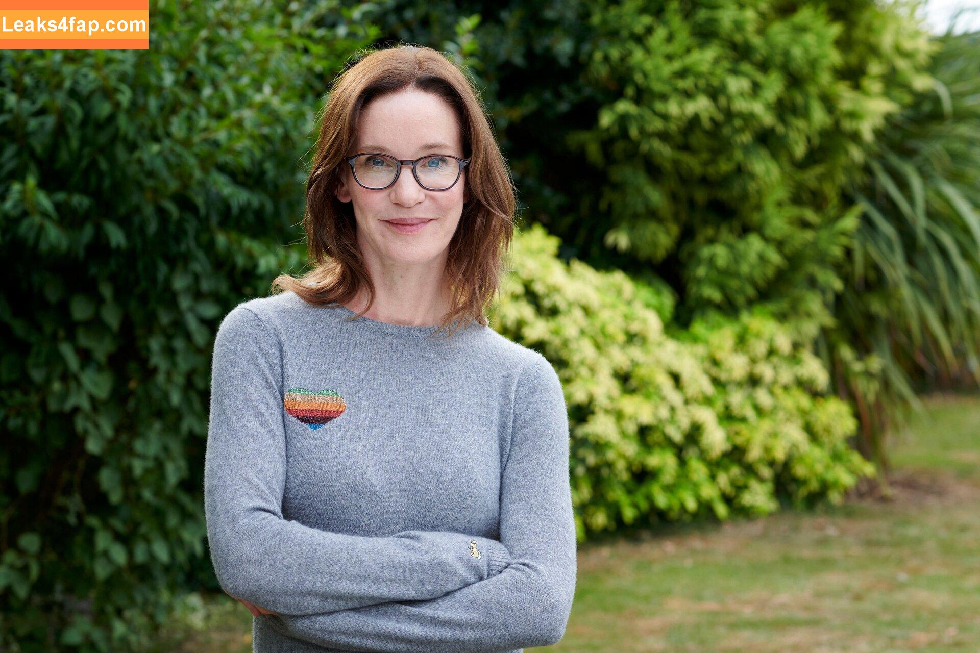 Susie Dent / susiedent leaked photo photo #0014