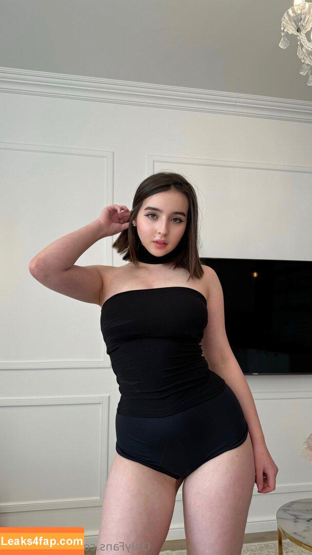 suzannasue /  leaked photo photo #0041