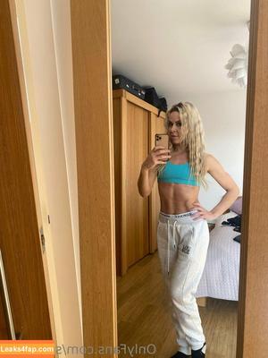 Suziebest photo #0166
