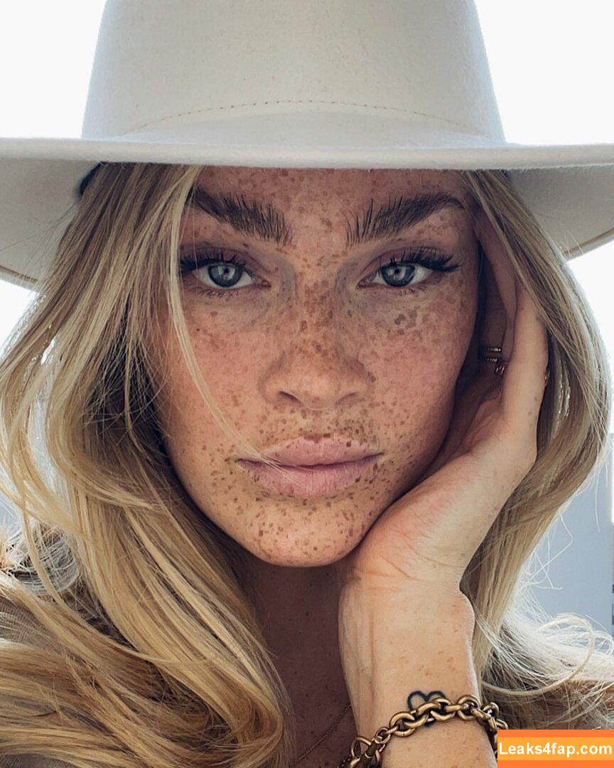 Swantje Paulina / paulinacc / swalina leaked photo photo #0001
