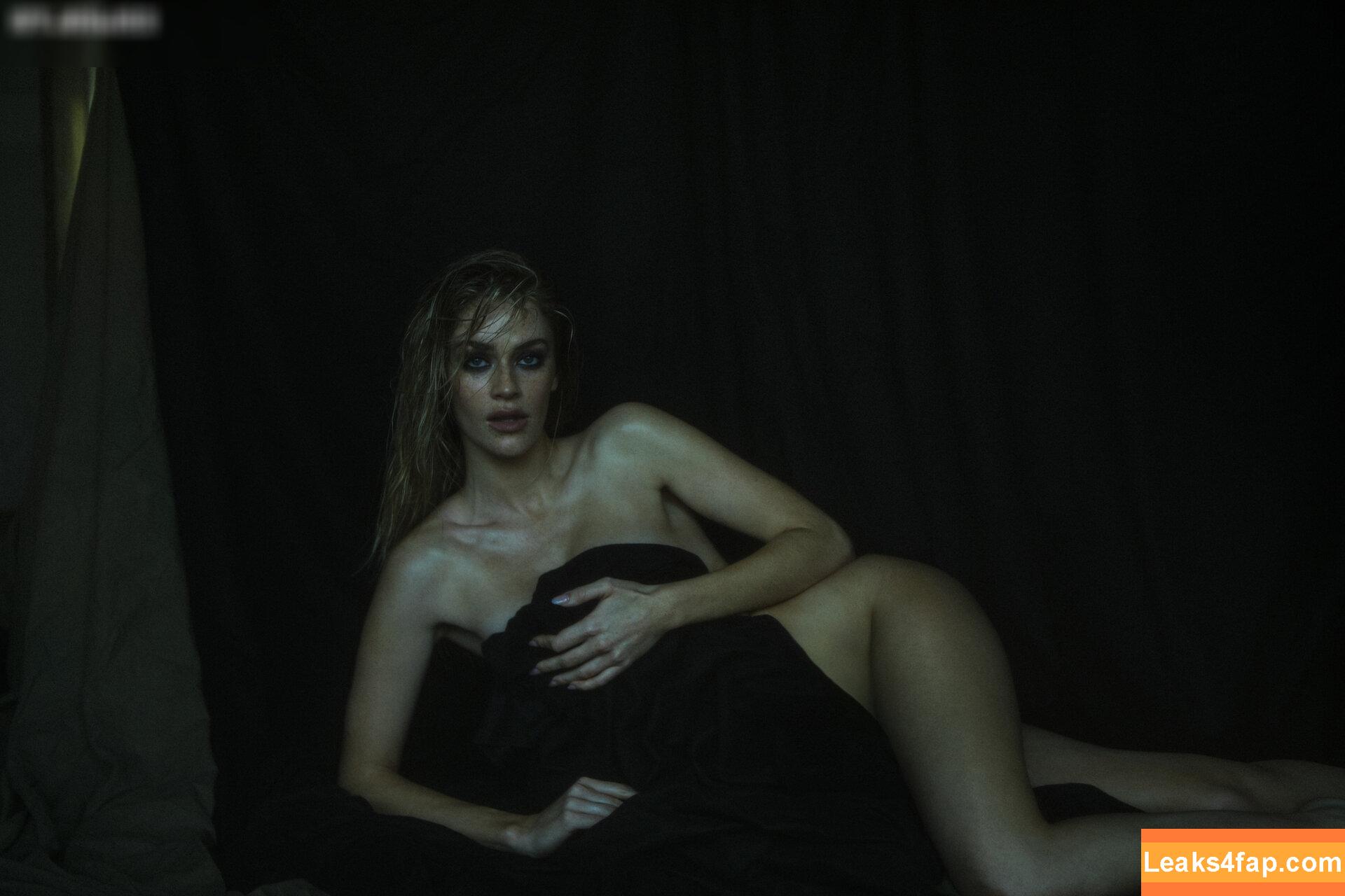 Swantje Paulina / paulinacc / swalina leaked photo photo #0164