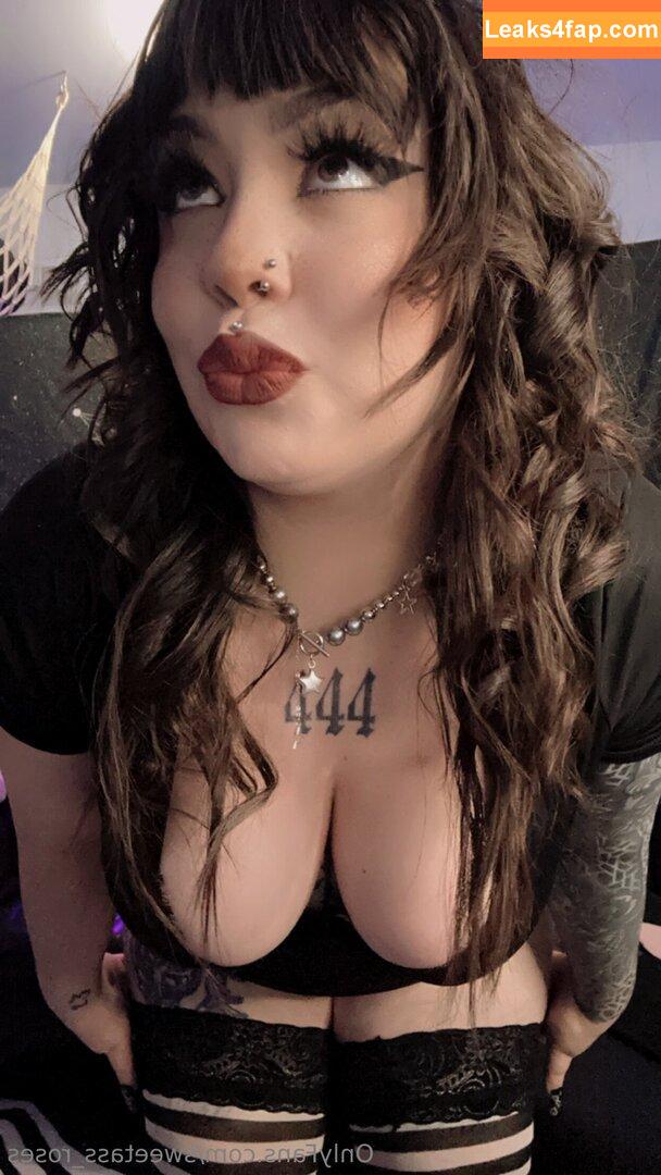 sweetass_roses /  leaked photo photo #0002