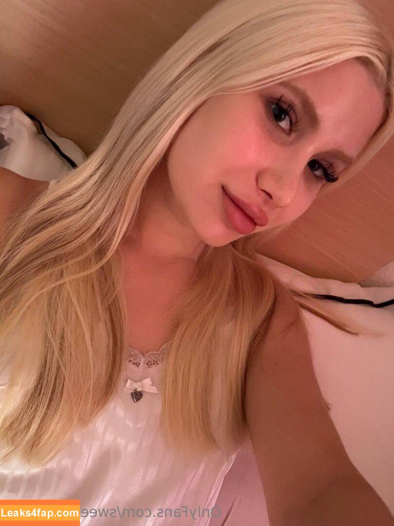 sweetcarolinats / sweetcarolina_ leaked photo photo #0038