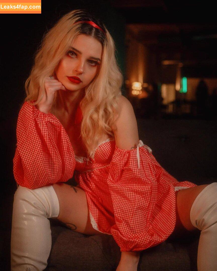 Sweetdistortion / sasha_simple leaked photo photo #0083