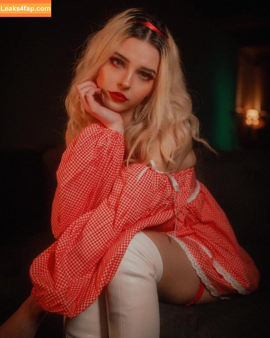 Sweetdistortion / sasha_simple leaked photo photo #0087