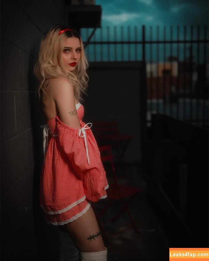 Sweetdistortion / sasha_simple leaked photo photo #0088