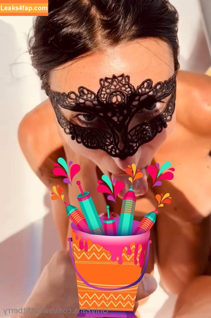 sweetfitberry /  leaked photo photo #0009