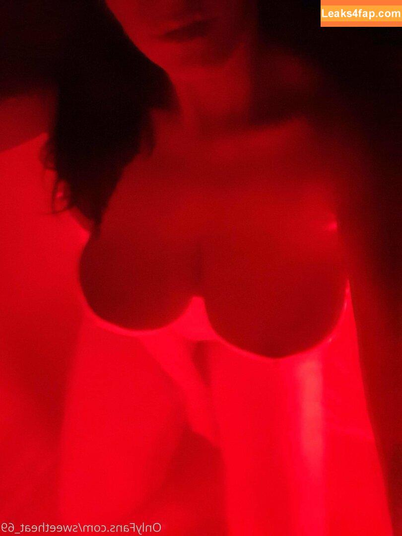 sweetheat_69 / samantha6c1 leaked photo photo #0086