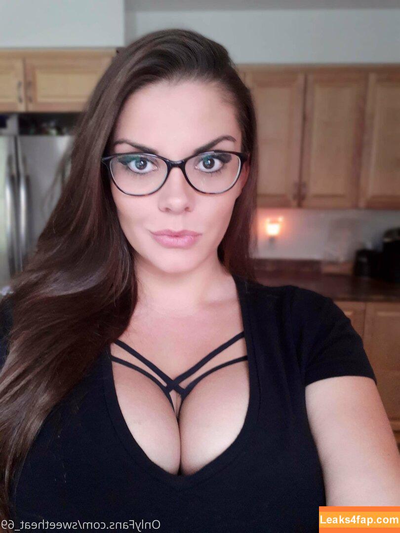 sweetheat_69 / samantha6c1 leaked photo photo #0116