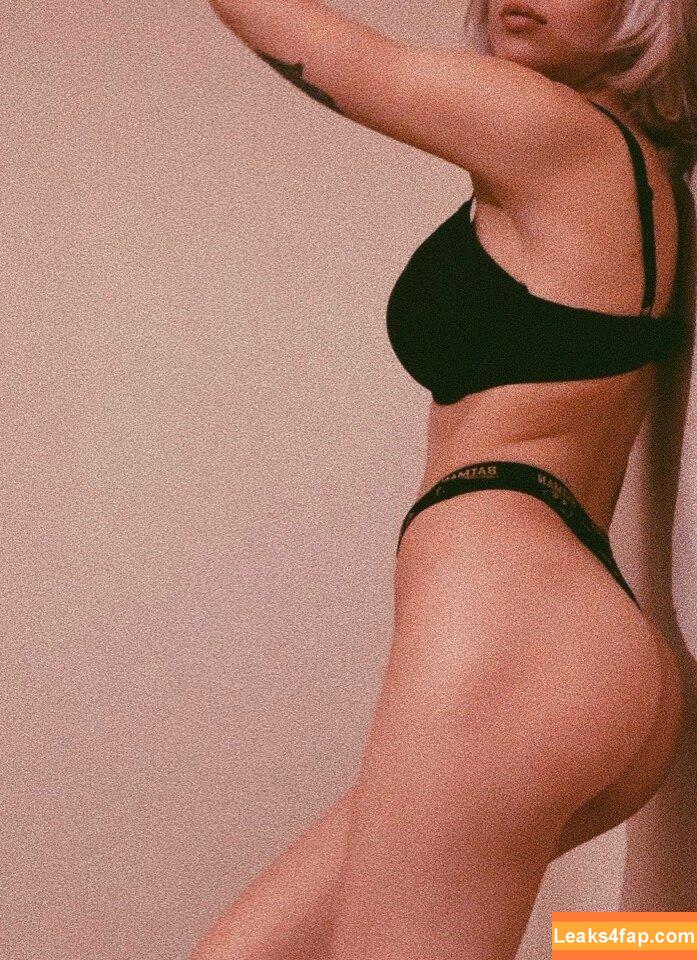 sweetpeach77 / izluchai / sweetpearl_br leaked photo photo #0024