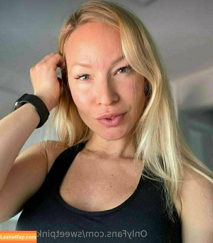 sweetpinkcandy1 / 1red_mikkey leaked photo photo #0040