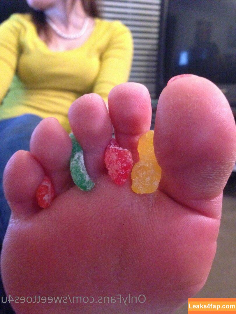 sweettoes4u /  leaked photo photo #0001