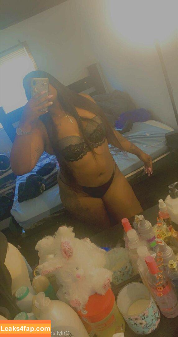 Sweettoothh / sweet.monae leaked photo photo #0075