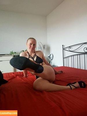 Swissgirl04 photo #0009