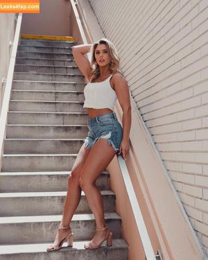 Sydney Segars photo #0102