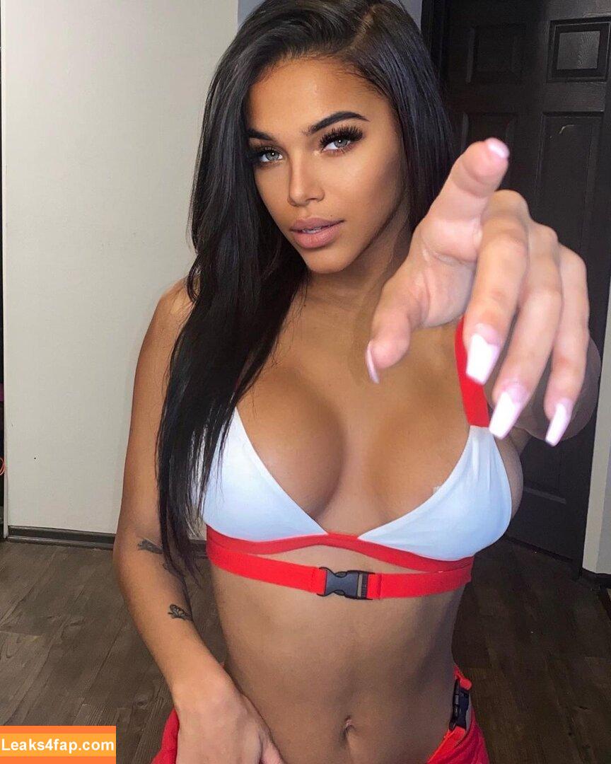 Sydney Thompson /  leaked photo photo #0001