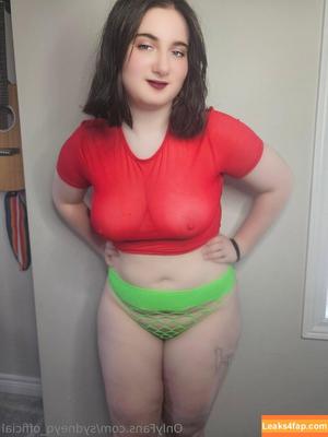 sydneyq_official фото #0051