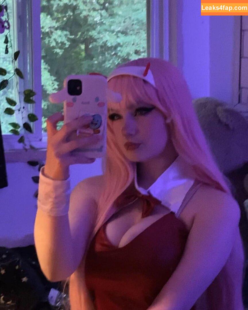 sylvieexo / sylvieecos / sylvieesxo leaked photo photo #0024