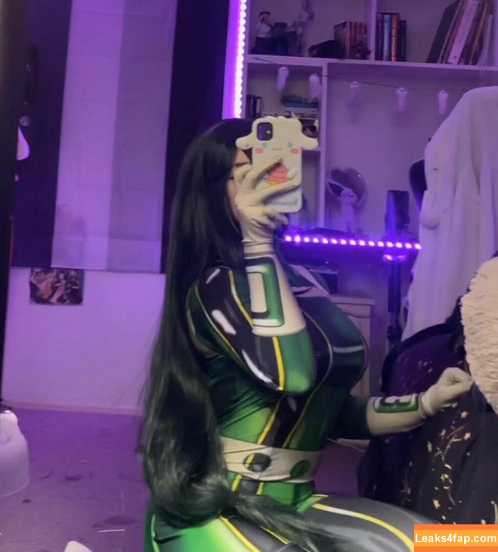 sylvieexo / sylvieecos / sylvieesxo leaked photo photo #0031